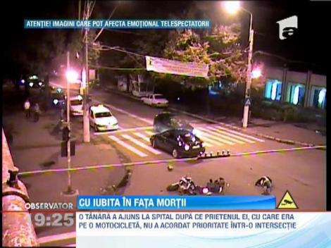 IMAGINI SOCANTE! / Impact infiorator intre un autoturism si o motocicleta