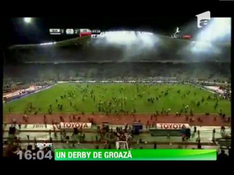 Suporterii au invadat terenul in timpul derby-ului Besiktas - Galatasaray!