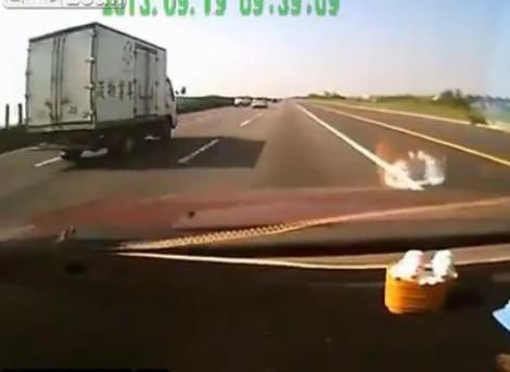 VIDEO: Nu te pune cu soferii de camion din Taiwan. S-ar putea sa ai de suferit