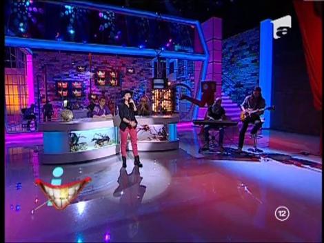 Nicole Cherry a trecut cu bine proba de LIVE din platoul "iComedy"