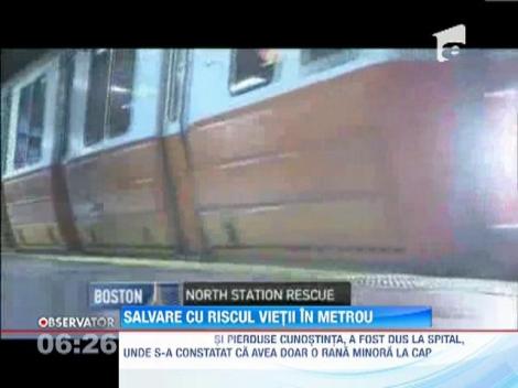 Operatiune de salvare emotionanta intr-o statie de metrou din Boston