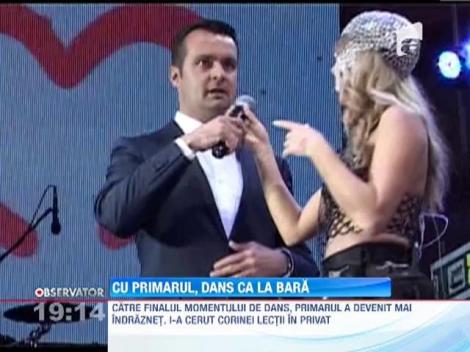 Catalin Chereches, edilul din Baia Mare, a cantat si a dansat lasciv pe scena