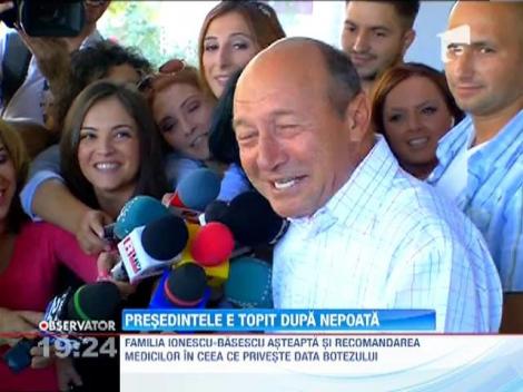 Presedintele Traian Basescu este bunic cu norma intreaga