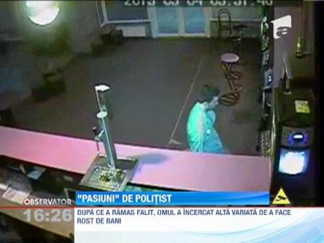 Politist filmat in timp ce fura dintr-un bar dupa ce a pierdut toti banii la pacanele