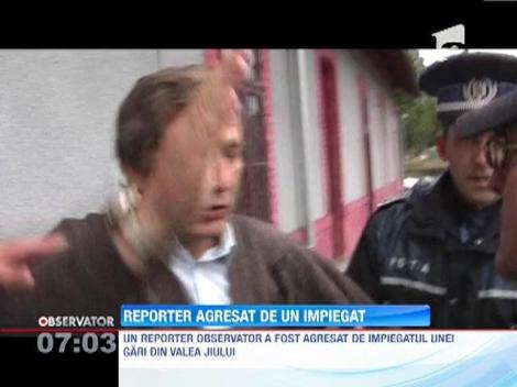 Un reporter Observator, agresat de un angajat CFR de fata cu politistii