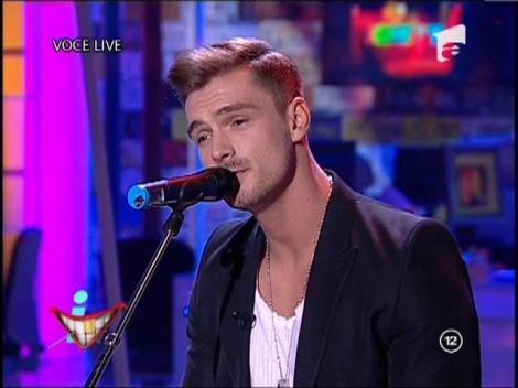 Fetelor, sunteti bine? "Burlacul" Bogdan Vladau n-a invatat ce e curcubeul, dar ne-a uimit cu vocea lui