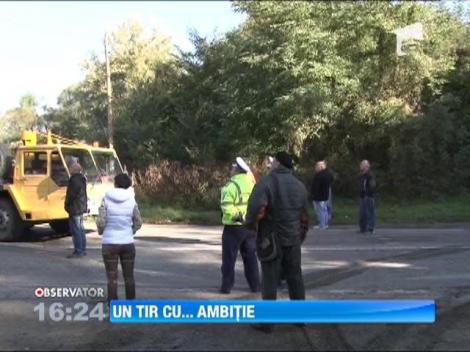 Un tir nu si-a respectat traseul, intrand pe un drum national interzis lui