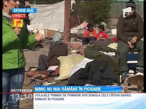 Utilajele trimise de primarie  in Eforie Sud au demolat si ultimele baraci ramase in picioare