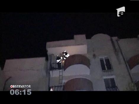 Gherla: Un batran cu probleme de sanatate, salvat de pompieri prin geamul apartamentului