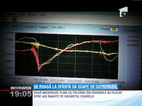 Zeci de oameni din Izvoarele se roaga sa scape de cutremure