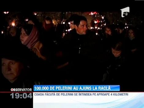 Peste 100.000 de mii de oameni au venit la Racla Sfintei Parascheva