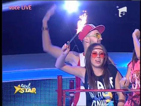 David Burlacu canta de pe autobuz in stil mare