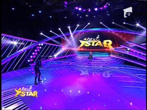 Eliza Talmacel, in picioarele goale pe scena Next Star