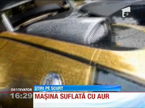 La soare te poti uita, nu si la ea! O masina poleita cu aur a fost vedeta unei parcari din Londra
