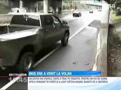 VIDEO! Un sofer vizitat de Mos Ene, la volan, a facut ravagii in trafic