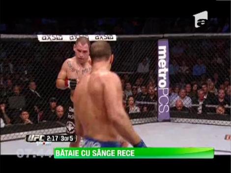 Bataie cu sange rece la UFC! Dos Santos a iesit din cusca desfigurat