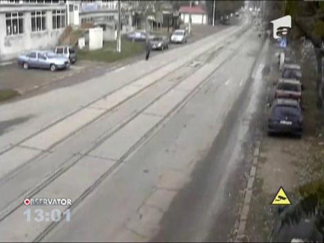 Pietoni batuti pe trecere