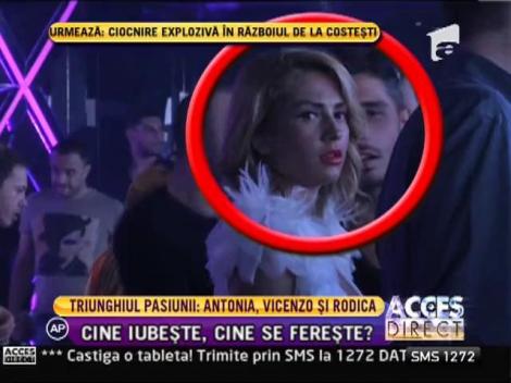 Sexy asistenta Rodica Miron si fostul sot al Antoniei, ipostaze tandre in club