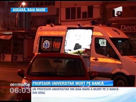 Un profesor universitar din Baia Mare a murit pe o banca din cauza alcoolului
