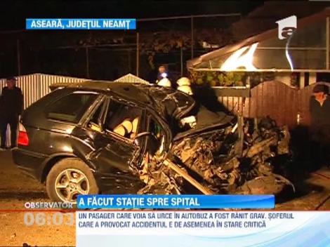 Autobuz plin cu calatori, lovit cu putere de o masina de teren