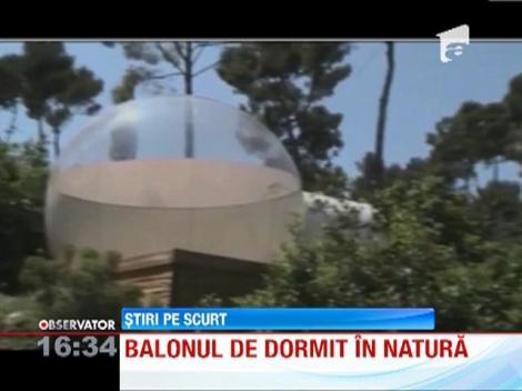 FOTO! Balonul de dormit in natura, pe post de camera intr-un hotel de lux