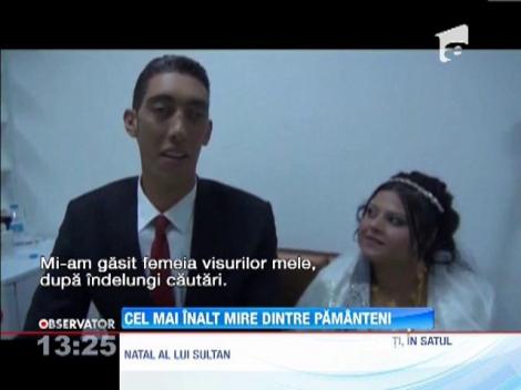 Cel mai inalt om din lume s-a casatorit