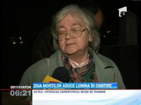 Flori si lumanari pentru ziua mortilor