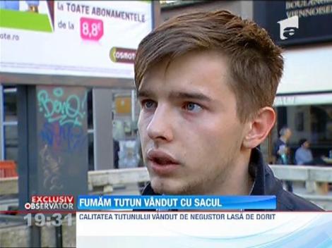 Tutun vandut cu sacul, ilegal, la colt de strada, in Capitala