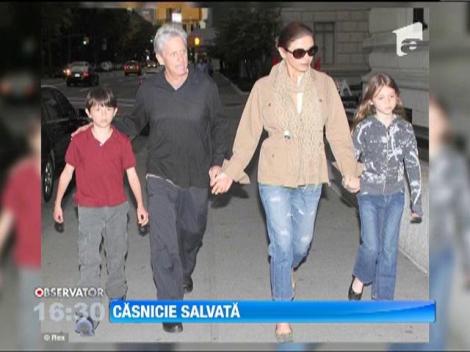 Michael Douglas si Catherine Zeta Jones s-au impacat