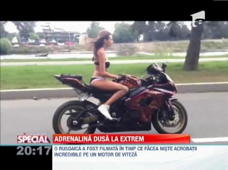 Adrenalina pe motocicleta in costum de baie