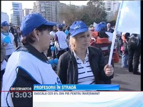 Profesorii protesteaza in Capitala din cauza salariilor mici