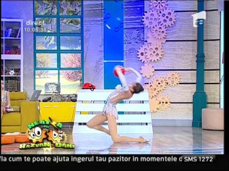 Exercitii de gimnastica ritmica, la Neatza