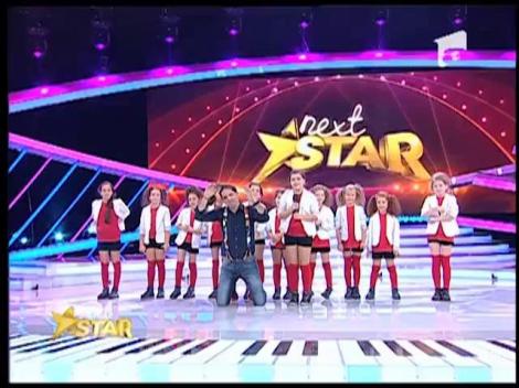Fetiţele de la Little Dancers, primite cu tort şi confeti la "Next Star"