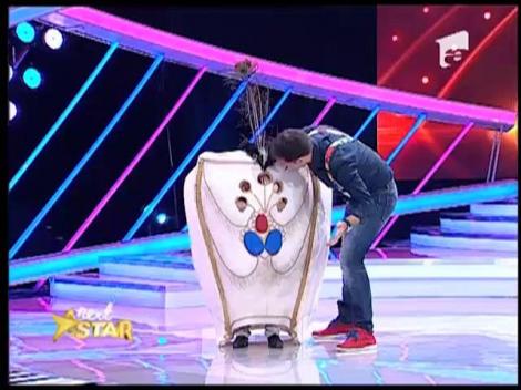 Tiberiu Dizar Urak cântă de la 3 ani. Acum are 5 ani!