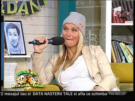 Karina Hollekim a suferit 21 de fracturi dupa ce a căzut cu paraşuta, iar acum e insărcinată