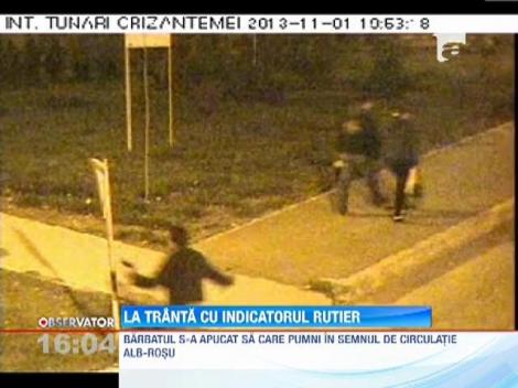 Semn de circulaţie luat la pumni de un tânăr turmentat