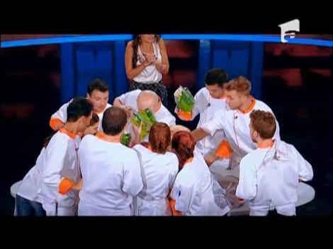 Concurenții au primit un "coșuleț magic" cu ingrediente