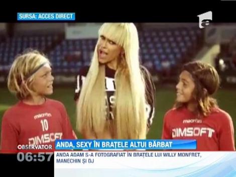Anda Adam, în braţele unui super model!
