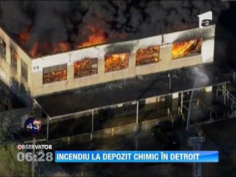 Incendiu puternic la un depozit de produse chimice, in SUA