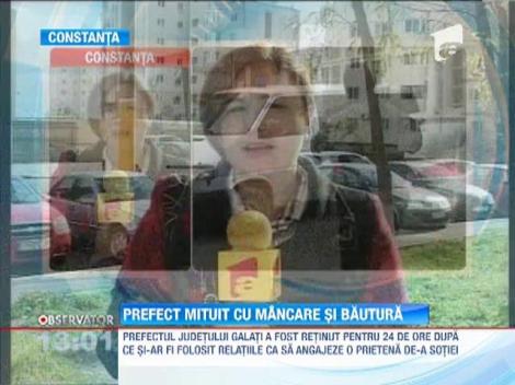 Prefectul judeţului Galaţi, mituit cu mâncare şi băutură