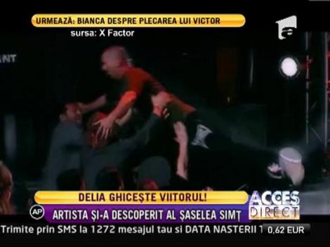 Delia şi-a descoperit al şaselea simt. Ghiceşte viitorul!