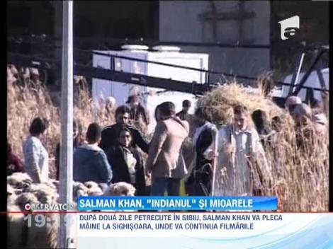 Salman Khan s-a îndrăgostit de Sibiu! Şi-a băut cafeaua pe prispă şi s-a plimbat cu bicicleta