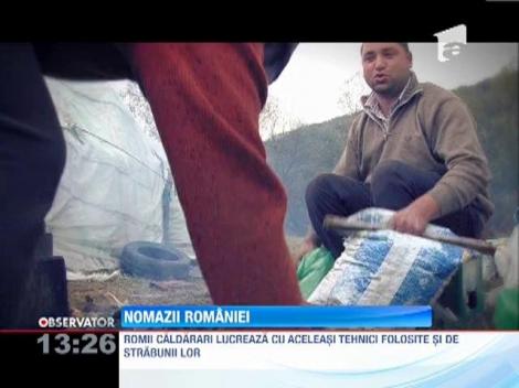 Un câmp dintr-un sat hunedorean a devenit o tabără a romilor căldărari