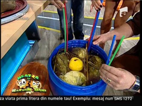 Echipa de la Neatza suflă în butoiul cu varză