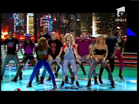 ANA MARIA MIHĂIEŞ: E mică, dar deja are "MEMORIES"