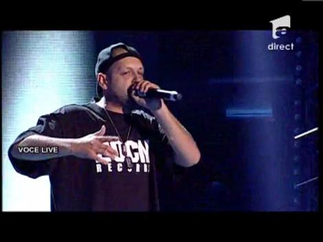 Paraziţii au cântat "Din colţul blocului"