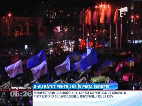 Continuă luptele dintre manifestanţii pro-europeni şi forţele de ordine, în Ucraina