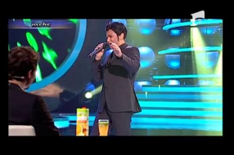 Maria Buză se transformă în Tiziano Ferro - "Indietro"