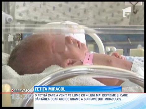 Miraculos! O fetiţă care a venit pe lume cu patru luni mai devreme a supravieţuit
