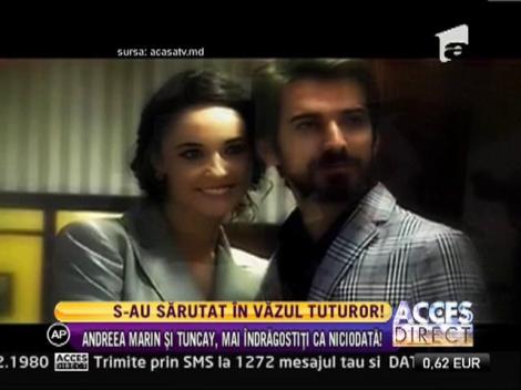 IMAGINEA ZILEI: Andreea Marin şi logodnicul ei, Tuncay, se sărută în văzul tuturor